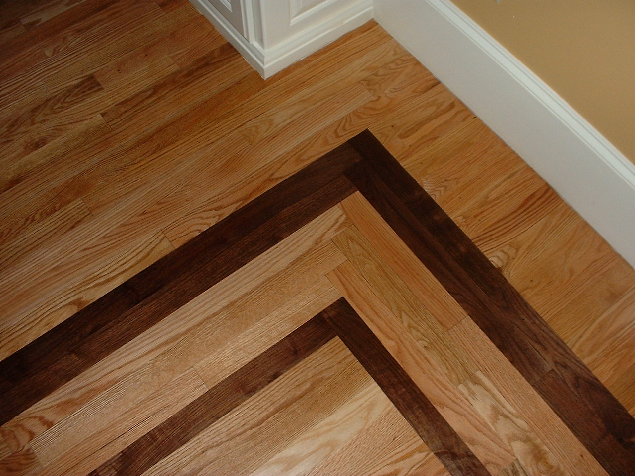 1 Red Oak With A Walnut Border Ozark Hardwood Flooring